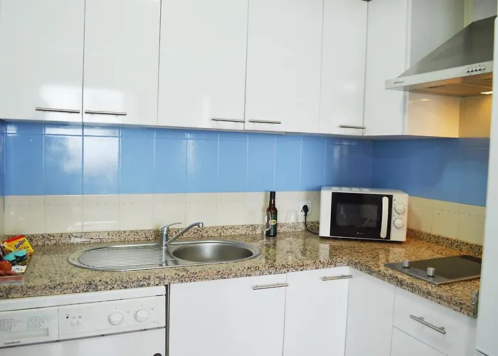 Bonito Junto Al Palacio De Viana *